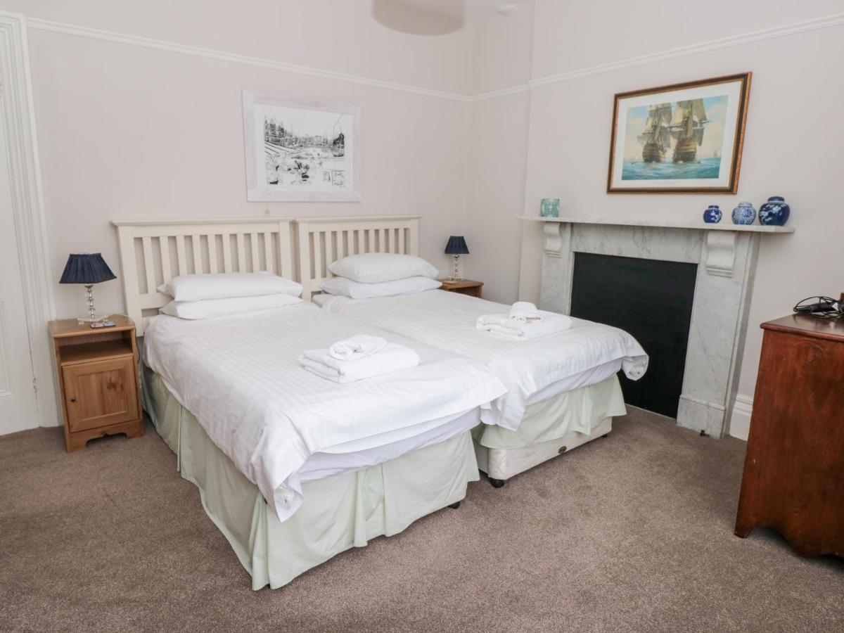 2 York House Apartment Дартмут Екстериор снимка